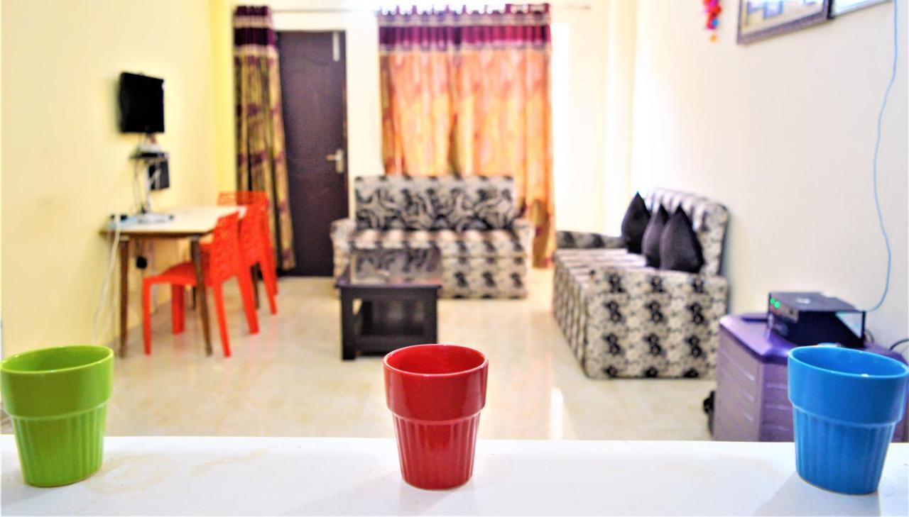 Pretty Garden View Apartment 3Bhk Furnished Flat Near Kashi Vishwanath Temple Βαρανάσι Εξωτερικό φωτογραφία